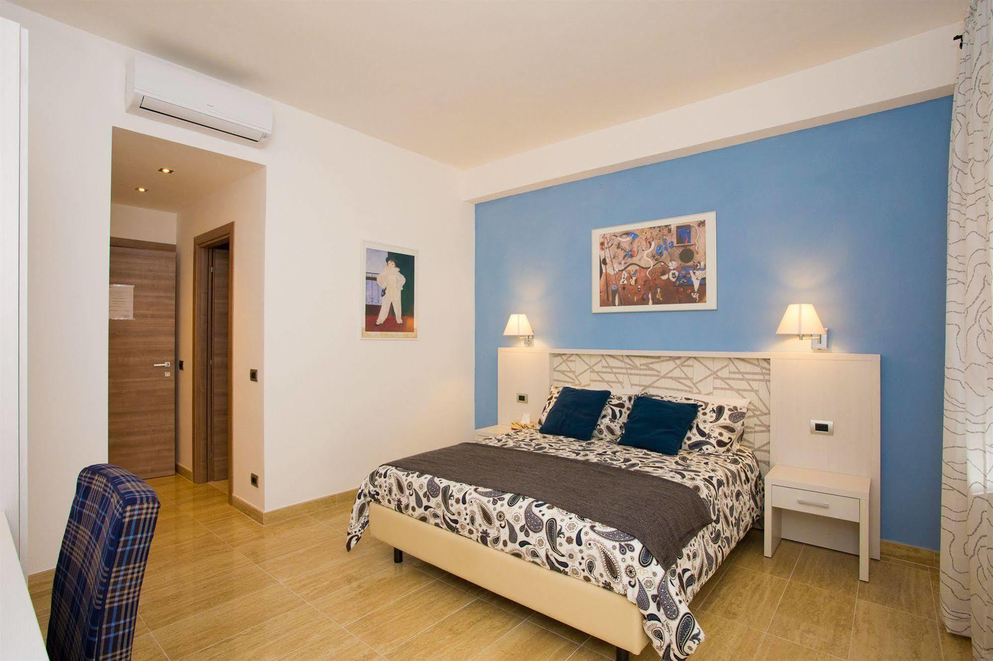 Trastevere'S Friends Bed & Breakfast Rome Exterior photo